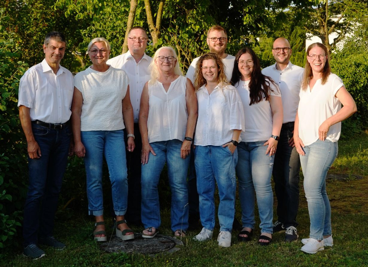 Die Vorstandschaft des Musikvereins Löchgau aus neun Mitgliedern