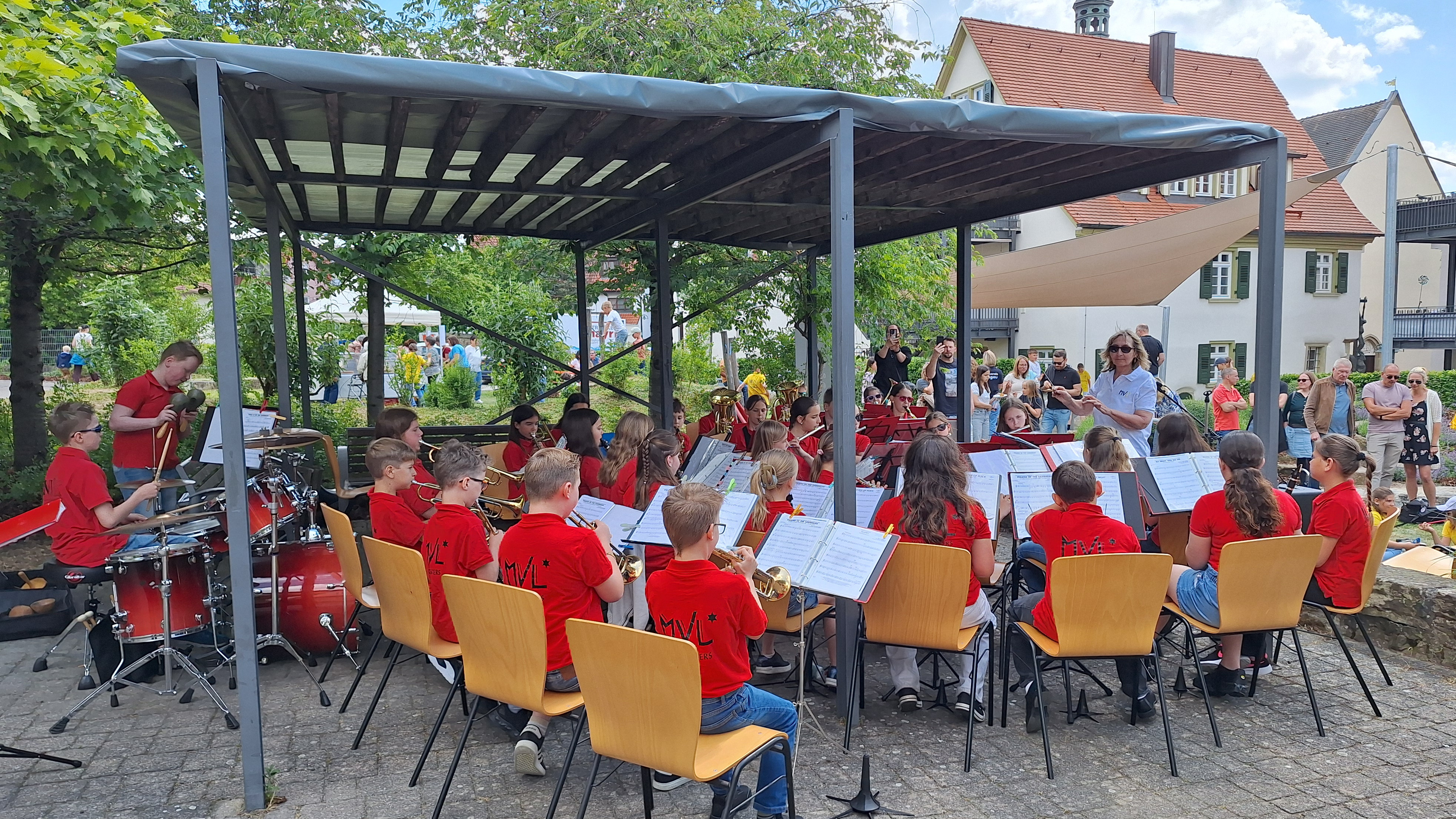 2025: Unsere Youngsters beim Bürgergartenfest und strahlendem Sonnenschein!